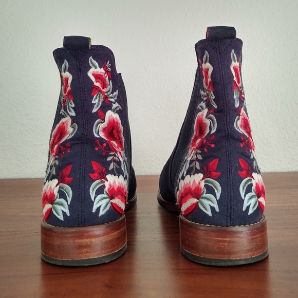 Joules Floral Embroidered Navy Ankle Boot - Picture 4 of 7
